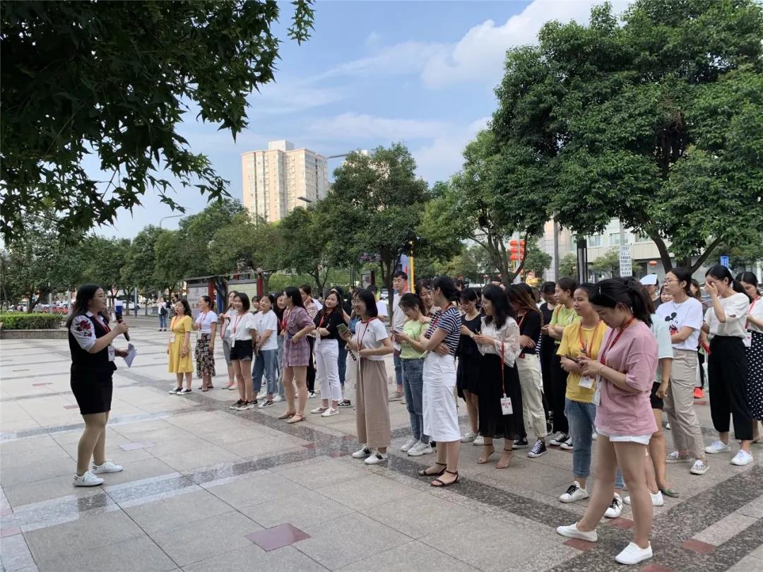 凝聚團(tuán)隊(duì)力量 | 華創(chuàng)集團(tuán)夏季趣味運(yùn)動(dòng)會(huì)燃情開...